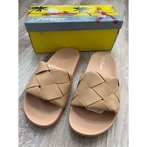 Akira Forever Tan Nude Basket Weave Slide Sandal Women’s Size 7